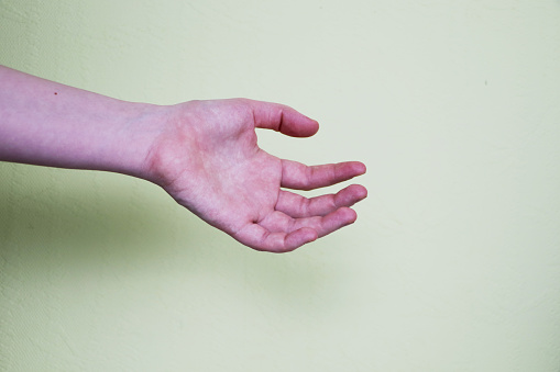 Distoni Nedir ? Belirtileri Nelerdir ?