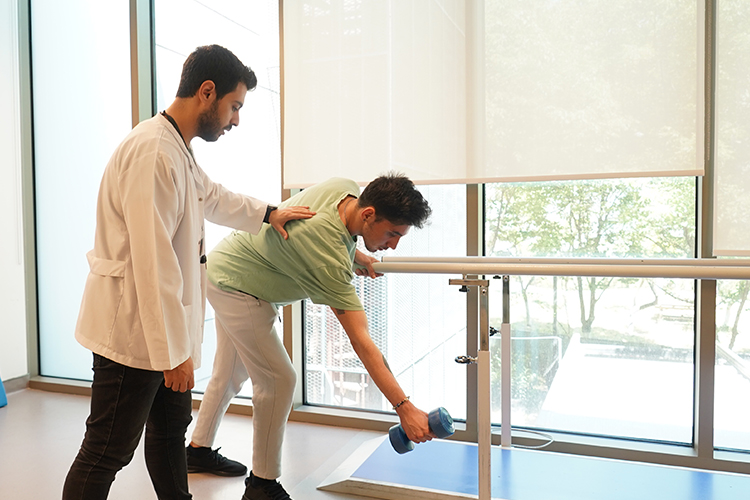 What is Frozen Shoulder? What are the treatments?