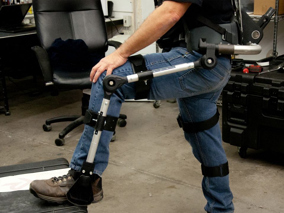Giyilebilir Yürüme Robotu: Exoskeleton Teknolojisi