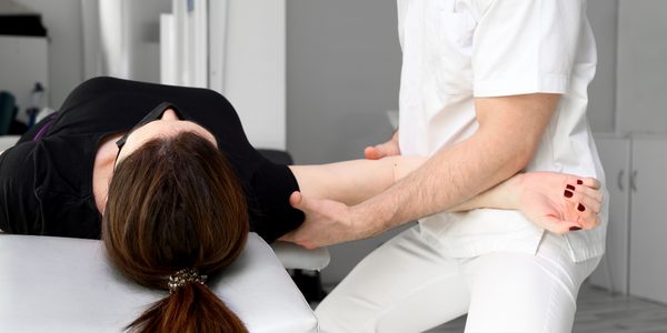 Kronik Ağrı Nedir? Fizik Tedavi İşe Yarar mı?