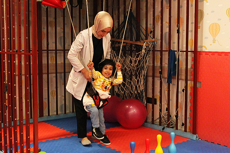 Spi̇na Bi̇fi̇da (Uzay Terapi̇si̇)