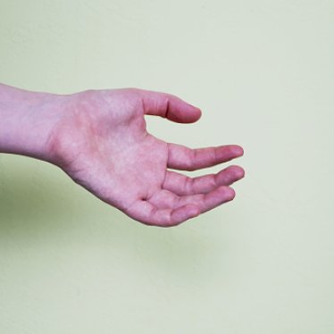 Distoni Nedir ? Belirtileri Nelerdir ?