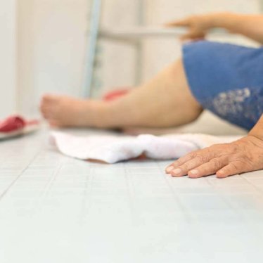 Düşme Riskini Azaltan Fizik Tedavi Uygulamaları