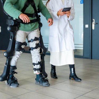 Exoskeleton Teknolojisi ile Tekrar Ayağa Kalkmak Mümkün mü?
