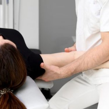 Kronik Ağrı Nedir? Fizik Tedavi İşe Yarar mı?