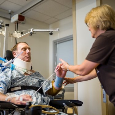 Omurilik Yaralanmalarında Fizik Tedavi Yeterli Midir?