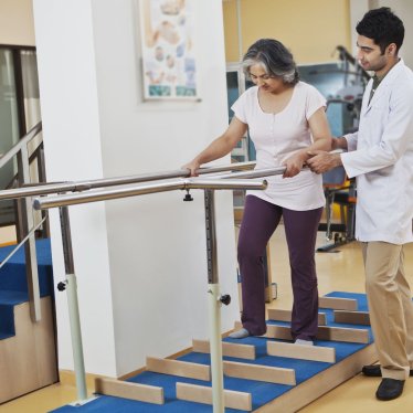 Parapleji Sonrası Rehabilitasyon Süreci: Fizik Tedavi Yöntemleri ve Egzersizler