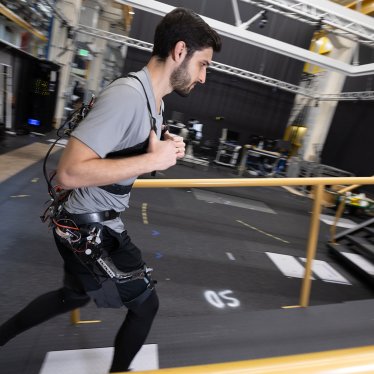 Robotik Rehabilitasyonda Exoskeleton ile Günlük Yaşam Becerilerinin Geliştirilmesi