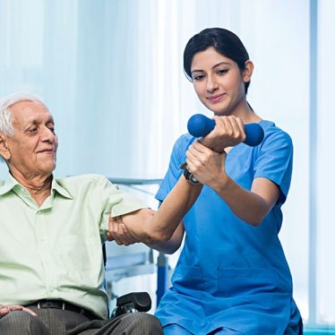 Yaşlılarda Fizik Tedavi ile Hareket Kabiliyeti Nasıl Artar?